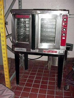Many a poi dog biscuit and poi cheesecake cooked here. Blodgett Oven
